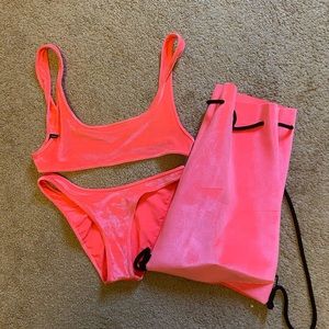 RARE Triangl Bathingsuit Lilla Pink Velvet bikini